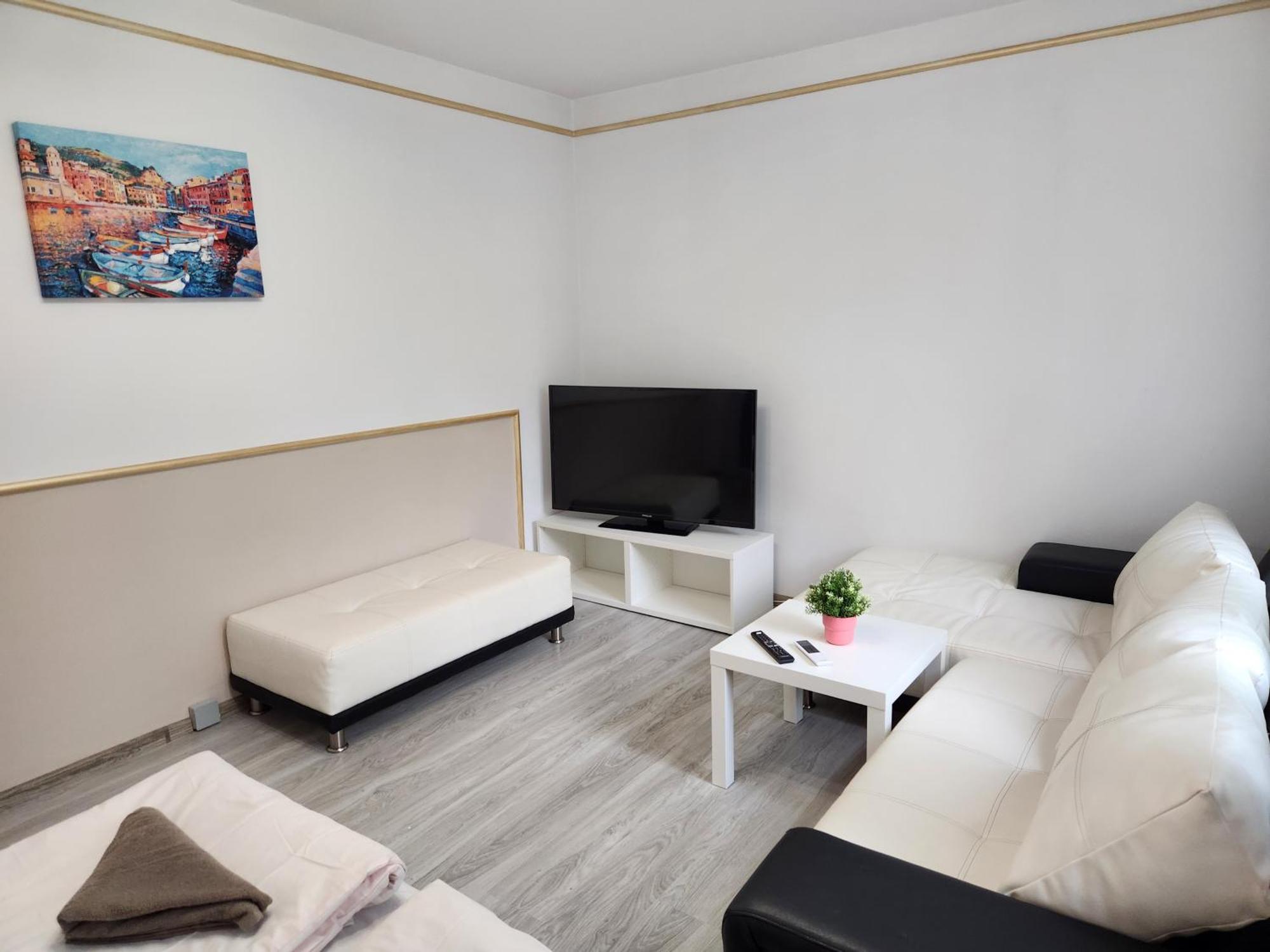 Luxury Two Bedroom Crown Апартаменти